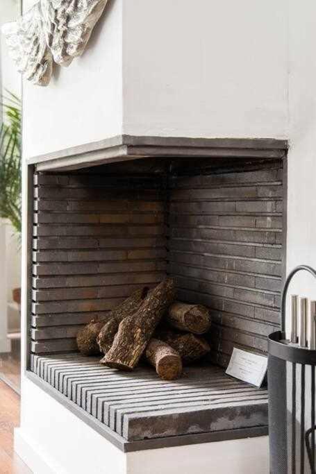 Lujoso Apartamento Con Patio En Triana Sevilla Eksteriør billede