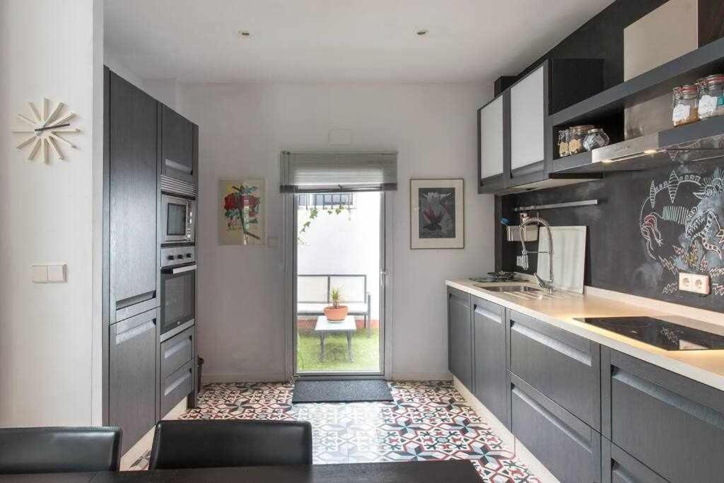 Lujoso Apartamento Con Patio En Triana Sevilla Eksteriør billede